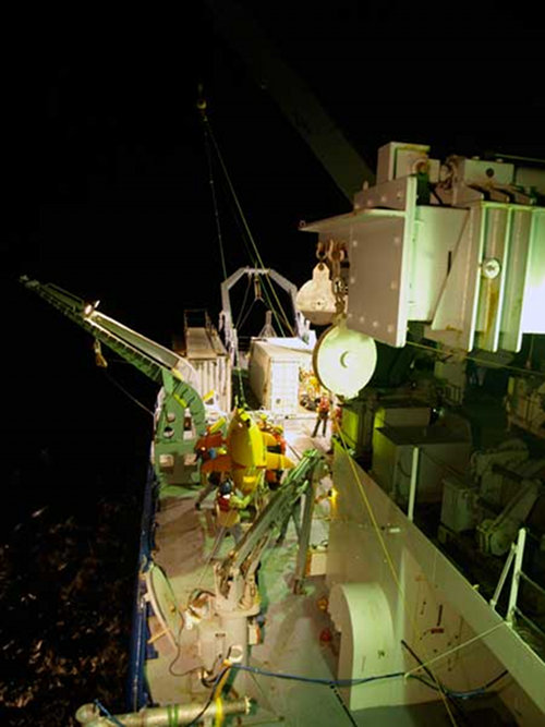 Safe home. Sentry lands back on deck at the end of its final dive for this cruise. The magnetometer is strung to collect new geophysical data all the way to Valparaiso and we are off heading full speed for port.